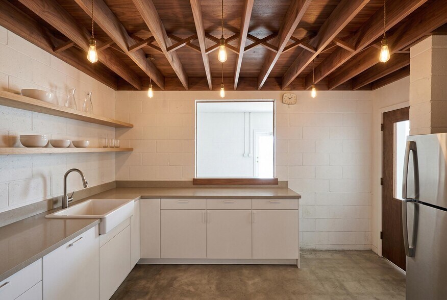 2705-2707 Avenue 34, Los Angeles, CA à louer - Photo du bâtiment - Image 3 de 4