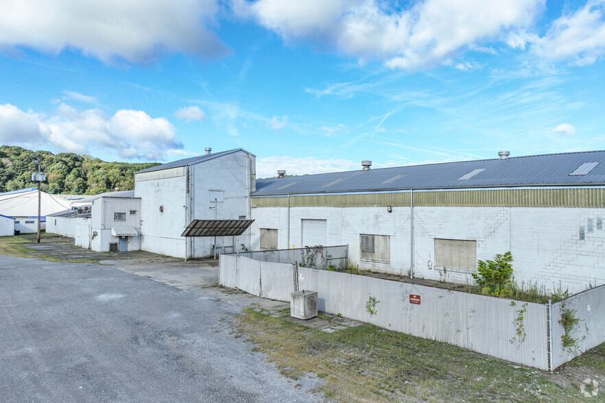 1729 Pennsylvania Ave, Monaca, PA for lease - Building Photo - Image 3 of 31