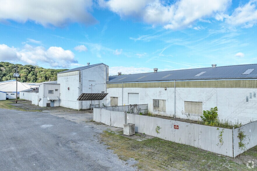 1729 Pennsylvania Ave, Monaca, PA à louer - Photo du bâtiment - Image 3 de 31