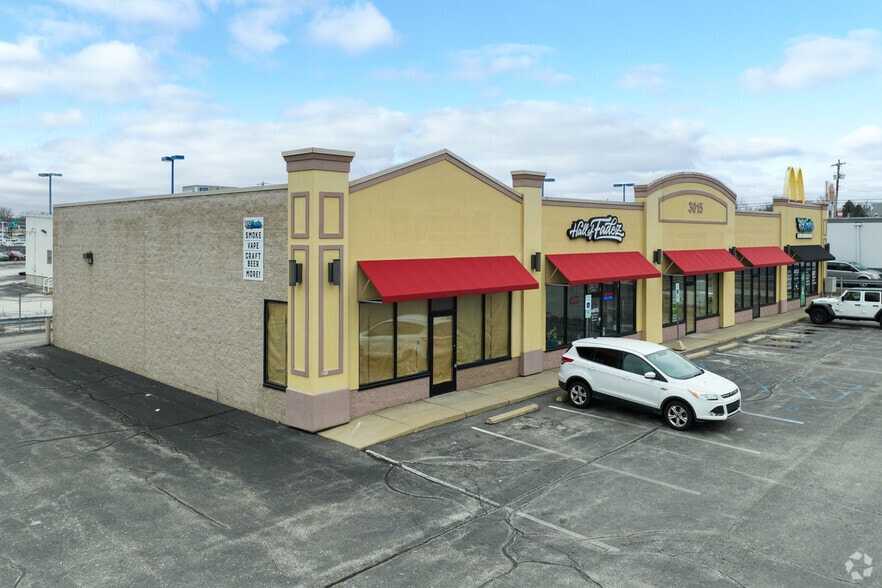 3015 N Holland Sylvania Rd, Toledo, OH for lease - Building Photo - Image 2 of 9