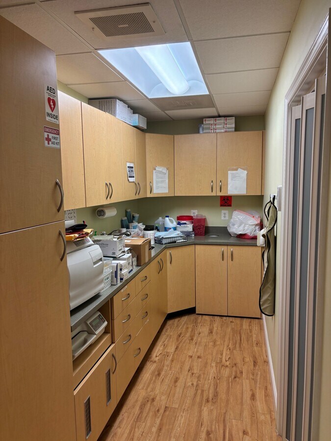 11906 Darnestown Rd, Gaithersburg, MD 20878 - Unité E & F - - Photo intérieure - Image 1 of 4