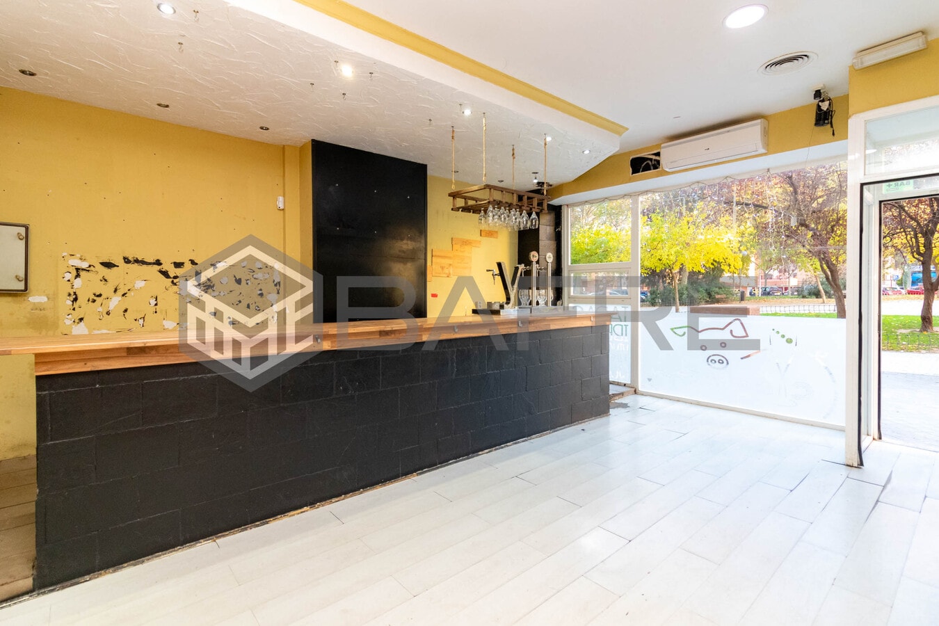 Madrid, MAD 28030 - Unit 1 -  - Interior Photo - Image 2 of 5