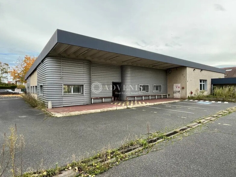 Flex in Conflans-Sainte-Honorine for lease - Building Photo - Image 2 of 3