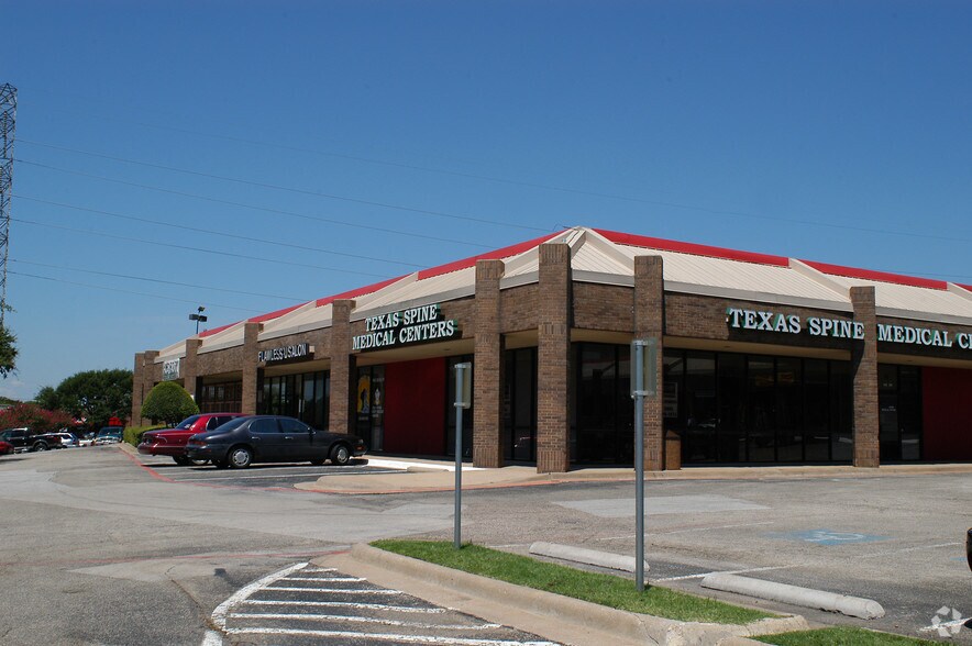1915 N Central Expy, Plano, TX à louer - Photo du bâtiment - Image 3 de 32