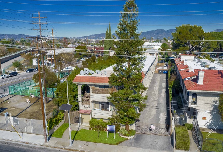 13253 Vanowen St, North Hollywood, CA for sale - Building Photo - Image 1 of 6