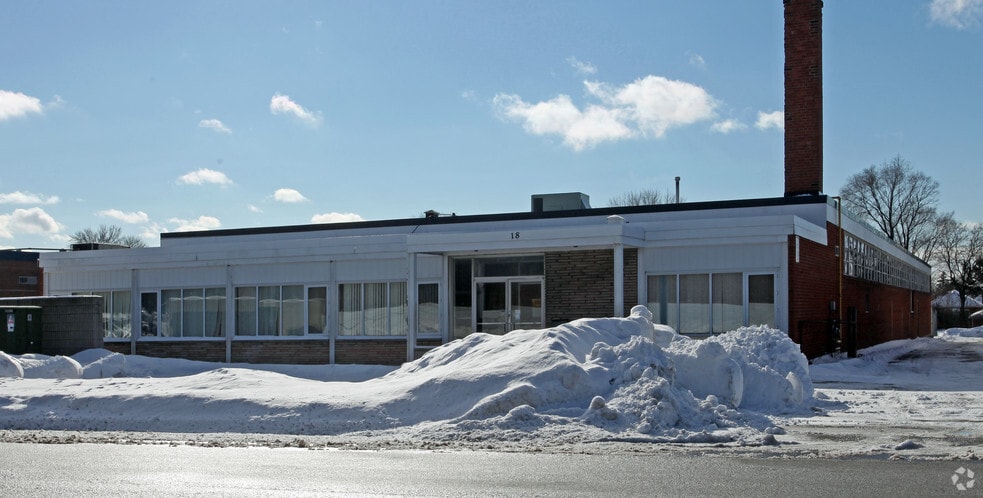 18 Howden Rd, Toronto, ON à vendre - Photo du bâtiment - Image 2 de 2