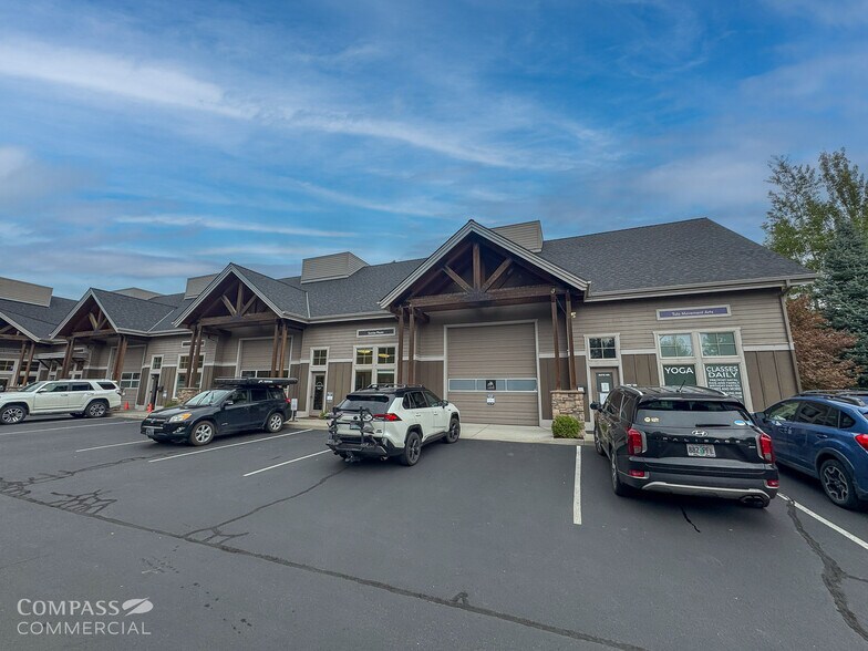 2797 NW Clearwater Dr, Bend, OR à louer - Photo du bâtiment - Image 2 de 4