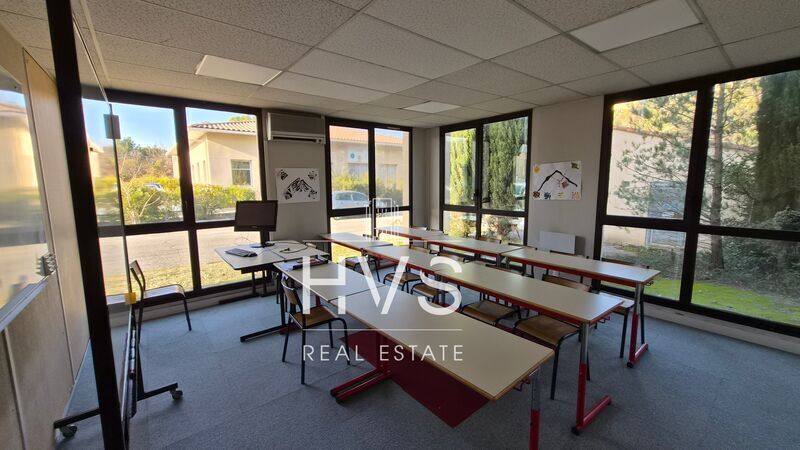 Office in Aix En Provence for lease - Interior Photo - Image 3 of 7