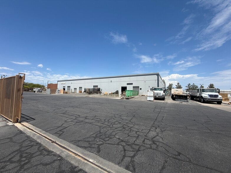 6770 Bermuda Rd, Las Vegas, NV for lease - Building Photo - Image 3 of 31