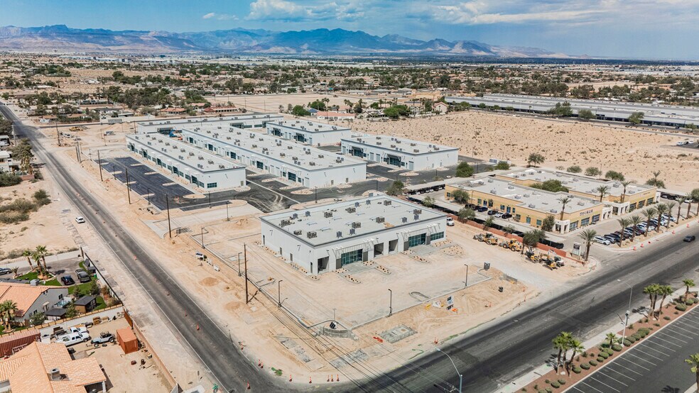 3450 W Robindale Rd, Las Vegas, NV à louer - Photo du bâtiment - Image 2 de 9