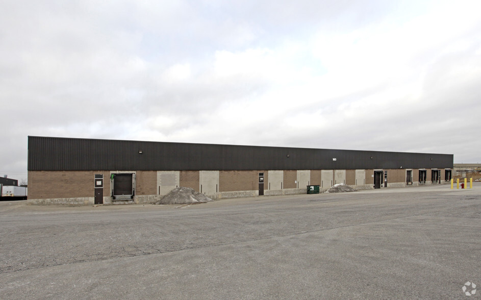 160 Claireville Dr, Toronto, ON for lease - Building Photo - Image 2 of 4