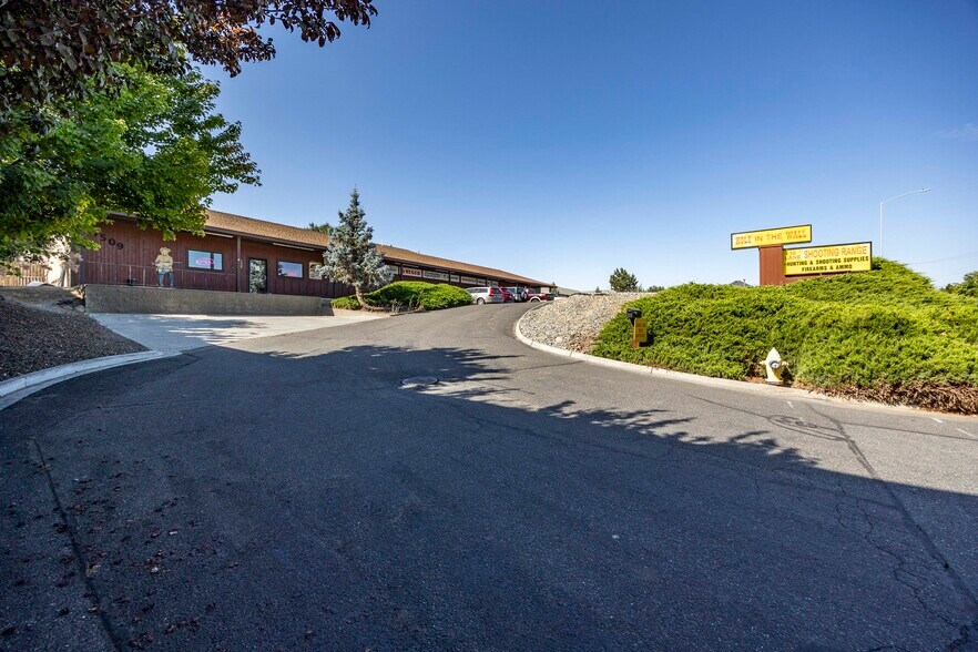 7509 W Deschutes Rd, Kennewick, WA à vendre - Photo du bâtiment - Image 1 de 28