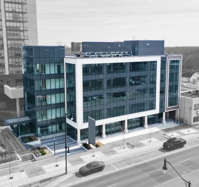 Plus de détails pour 145 Queen St E, Brampton, ON - Bureau, Commerce de détail à louer