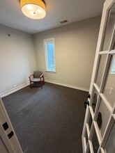 22 E Scranton Ave, Lake Bluff, IL for lease Interior Photo- Image 2 of 6
