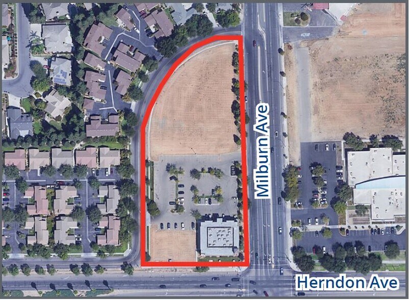 7005-7055 N Milburn Ave, Fresno, CA à louer - Photo du bâtiment - Image 3 de 5