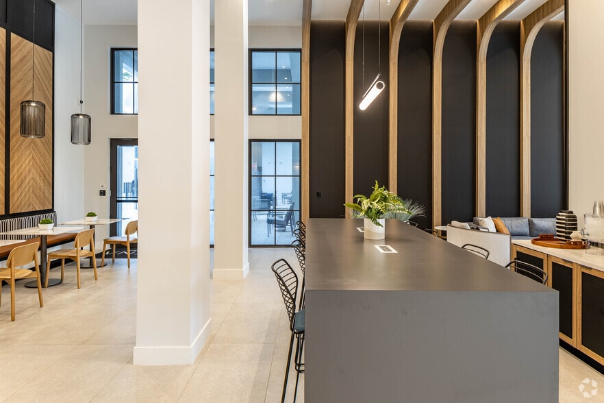 1711 N University Dr, Plantation, FL for lease - Lobby - Image 2 of 50