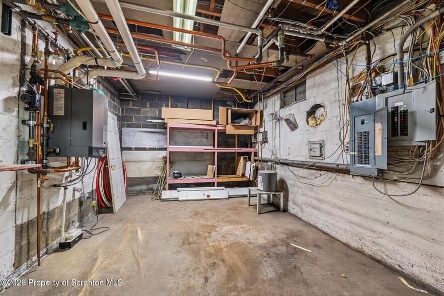 115 Main St, Dickson City, PA for lease - Building Photo - Image 2 of 38
