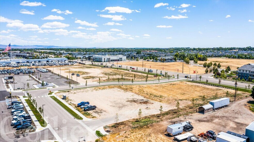 1566 S Spanish Sun Way, Meridian, ID à vendre - Photo du bâtiment - Image 3 de 15