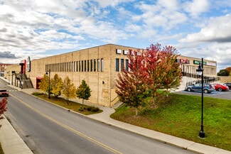 More details for 175 Rue Principale, Cowansville, QC - Office, Retail for Lease