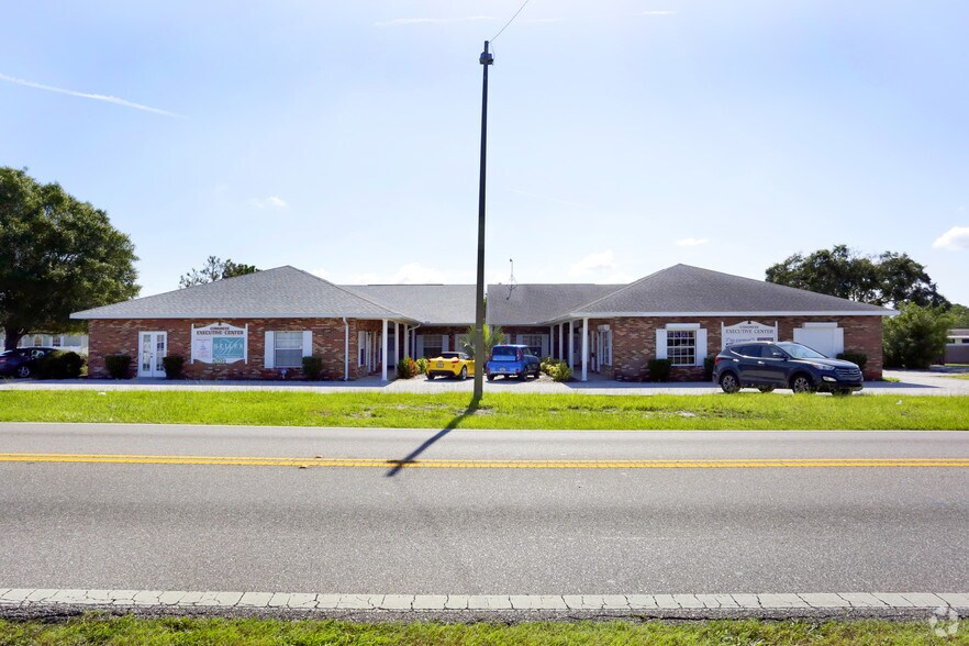 7552 Congress St, New Port Richey, FL à louer - Photo du bâtiment - Image 2 de 6