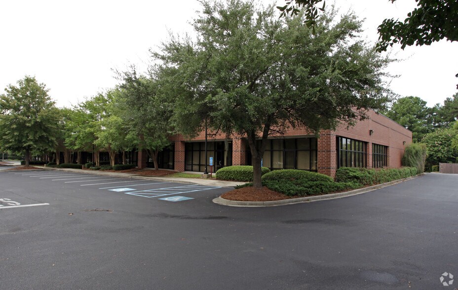 3860 Faber Place Dr, North Charleston, SC à louer - Photo du bâtiment - Image 3 de 26