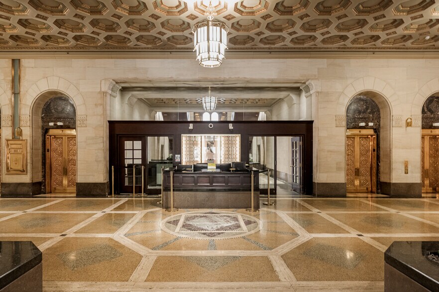 1000-1022 Rue Sainte-Catherine O, Montréal, QC for lease - Lobby - Image 3 of 20