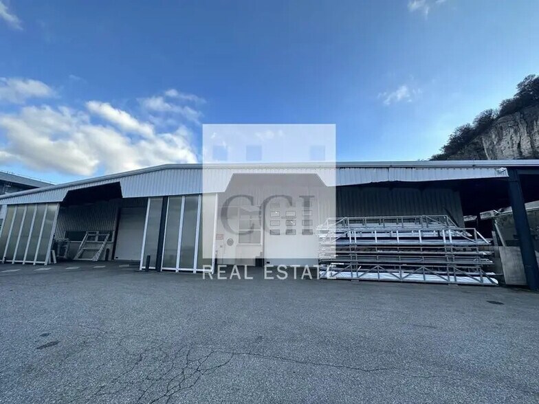 Flex in Fontaine for sale - Building Photo - Image 3 of 12