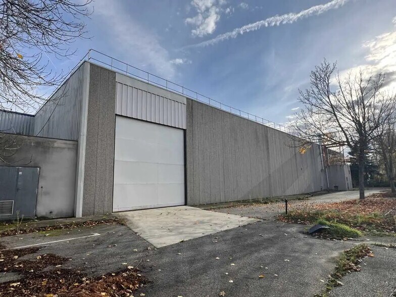 4 Avenue Johannes Gutenberg, Maurepas for lease - Building Photo - Image 3 of 3