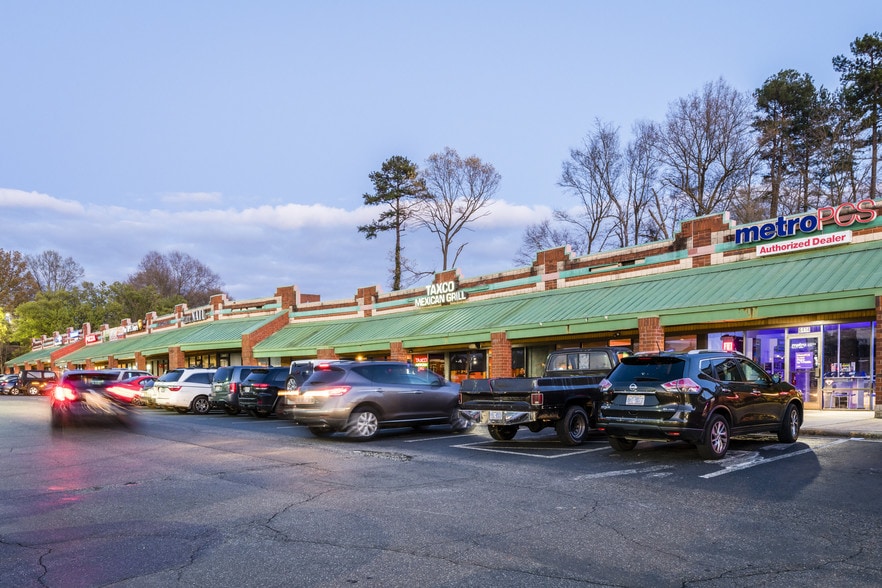 6400-6438 W Wilkinson Blvd, Belmont, NC for lease - Primary Photo - Image 1 of 5