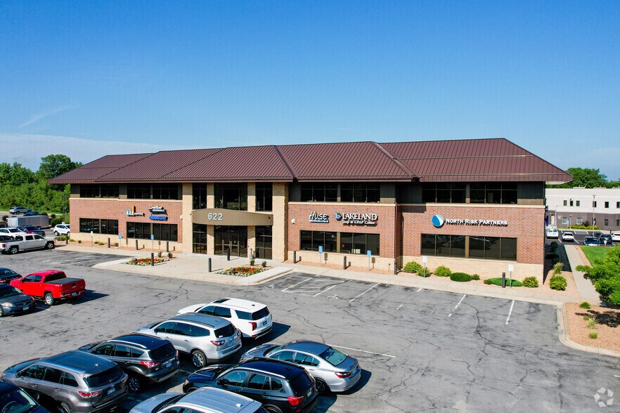 622 Roosevelt Rd, Saint Cloud, MN à vendre - Photo du bâtiment - Image 2 de 5