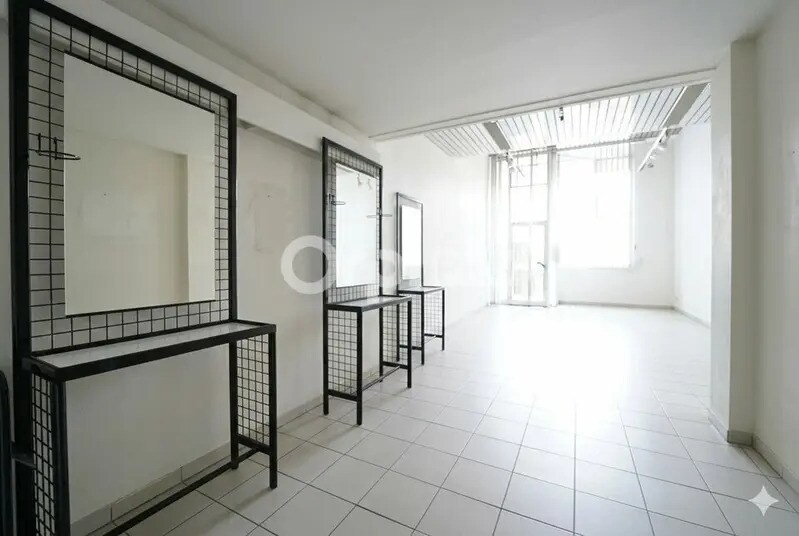 Immeuble residentiel dans Villeurbanne à vendre - Photo intérieure - Image 2 de 7