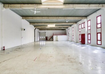 Flex in Éragny for lease Interior Photo- Image 1 of 1