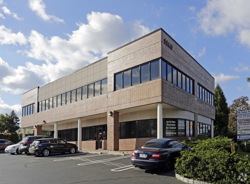 1140 Stelton Rd, Piscataway, NJ for lease - Primary Photo - Image 1 of 5