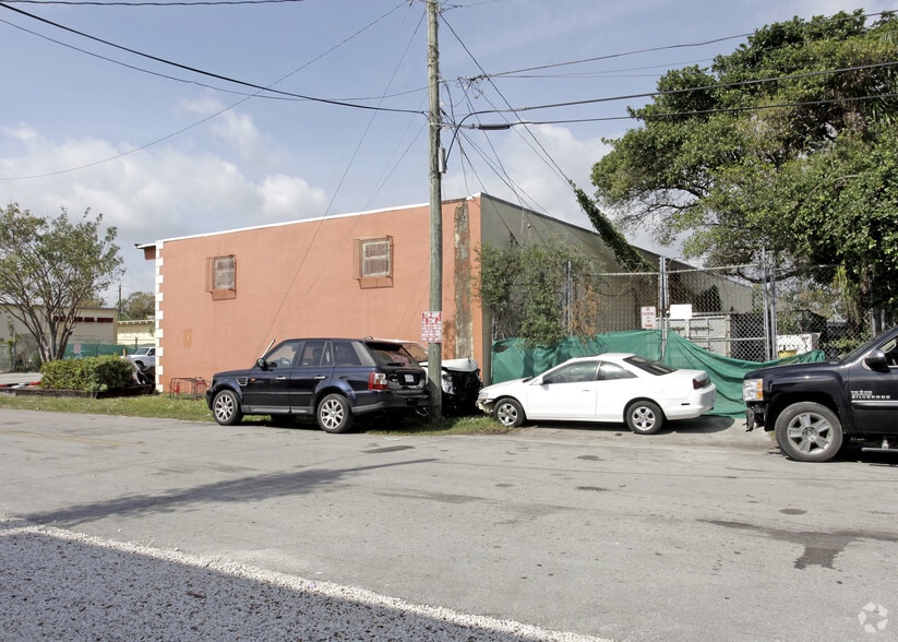 5833-5851 SW 25th St, West Park, FL à louer - Photo du bâtiment - Image 2 de 10