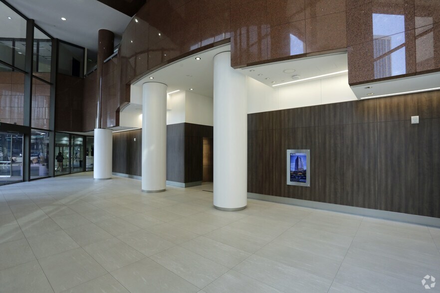 1 World Trade Ctr, Long Beach, CA à louer - Hall d’entrée - Image 3 de 4