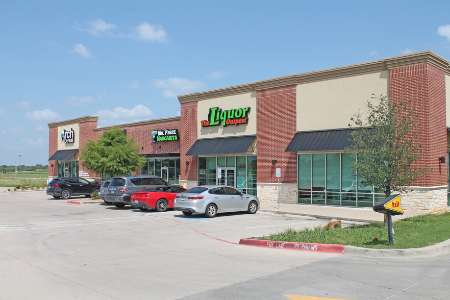 1450 Debbie Ln, Arlington, TX for lease - Building Photo - Image 2 of 3