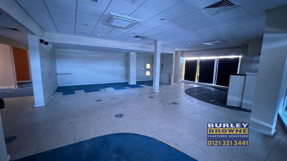 Market Pl, Tamworth for lease - Building Photo - Image 2 of 5