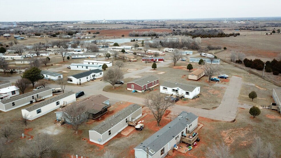 3203 S Highway 183, Clinton, OK à vendre - Photo du bâtiment - Image 3 de 3