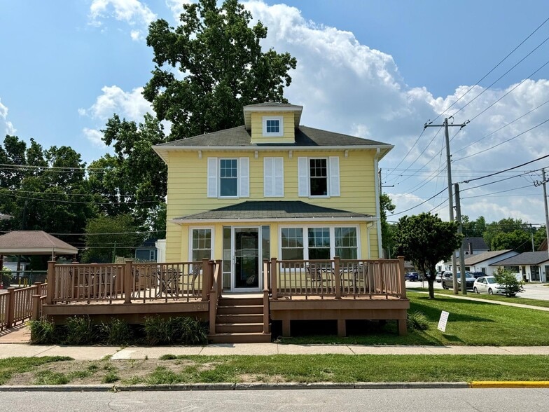 321 Broadway, Chesterton, IN for sale - Building Photo - Image 1 of 21