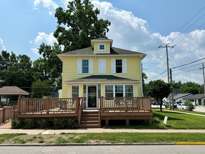 321 Broadway, Chesterton, IN à vendre - Photo du bâtiment - Image 1 de 21