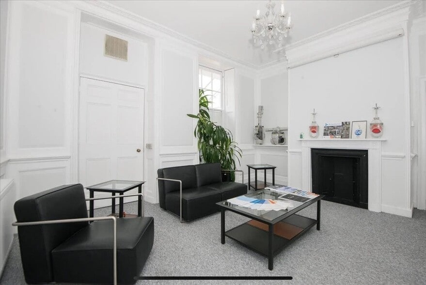 28-32 Holbrooke Pl, Richmond for lease - Building Photo - Image 2 of 8