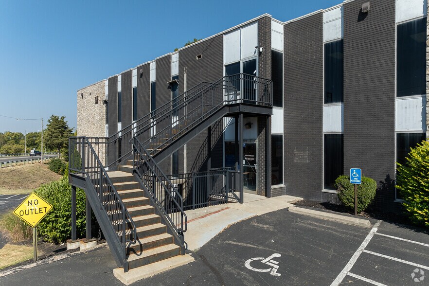 1240 E Main St, Springfield, OH à louer - Photo du bâtiment - Image 3 de 20