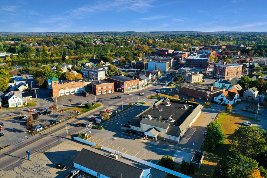 210 Main St, Waterville, ME à vendre - Photo du bâtiment - Image 2 de 7