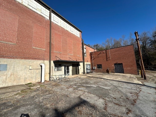 39 Hillandale Rd, Greenville, SC à louer - Photo du bâtiment - Image 3 de 6