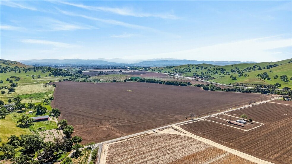 0 Walnut Ave, Hollister, CA à vendre - Photo du bâtiment - Image 2 de 23