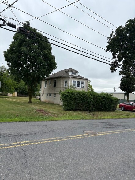 35 Churchill Ave, Somerset, NJ for sale - Building Photo - Image 3 of 3