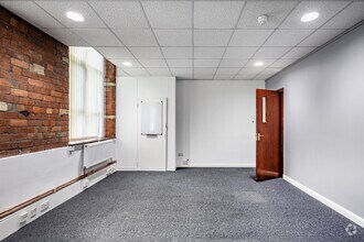 Woodvale Rd, Brighouse for lease Interior Photo- Image 1 of 5