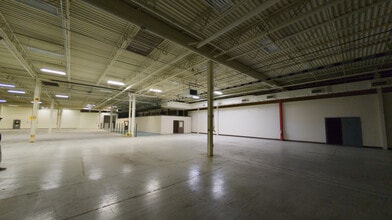 2000 E 19th Ave, Winfield, KS à louer Photo intérieure- Image 2 de 4