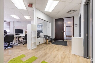 50 Rue Saint-Charles O, Longueuil, QC for lease Interior Photo- Image 2 of 5