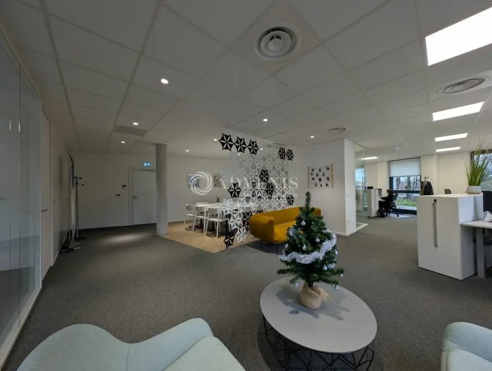 Office in Schiltigheim for sale Interior Photo- Image 1 of 11